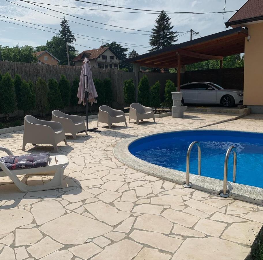 Villa Mika'S Poolhouse Belgrado Exterior foto