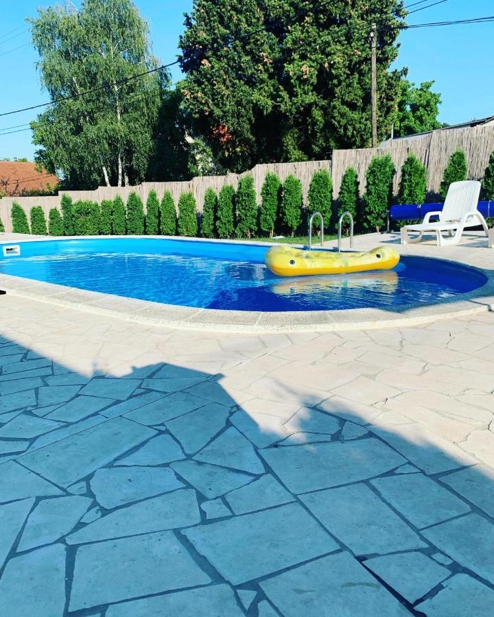 Villa Mika'S Poolhouse Belgrado Exterior foto